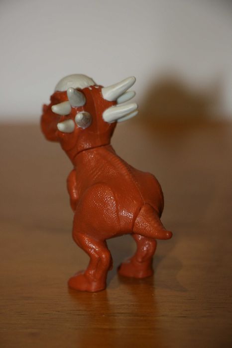 Dinossauro "Jurassic Park World" Mcdonald´s 2020