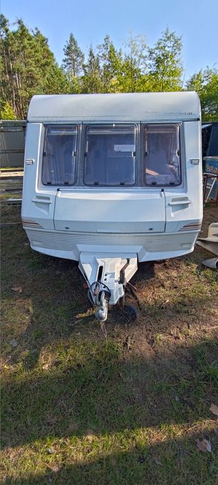 Przyczepa Airstream County