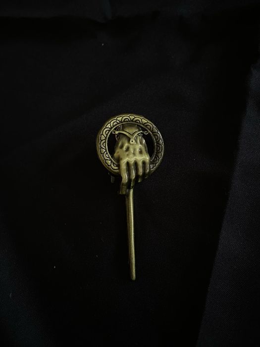 Game of thrones брошь десницы игра престолов значок ланистер король