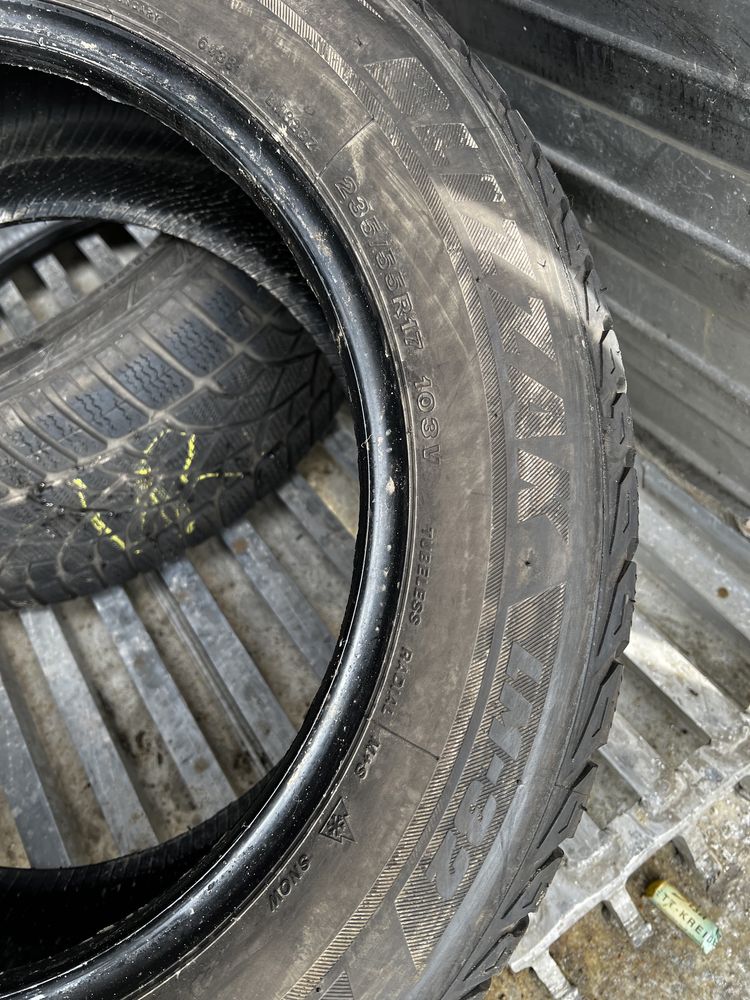 Dwie opony Bridgestone blizzak LM-32 235/55/17 2019r.