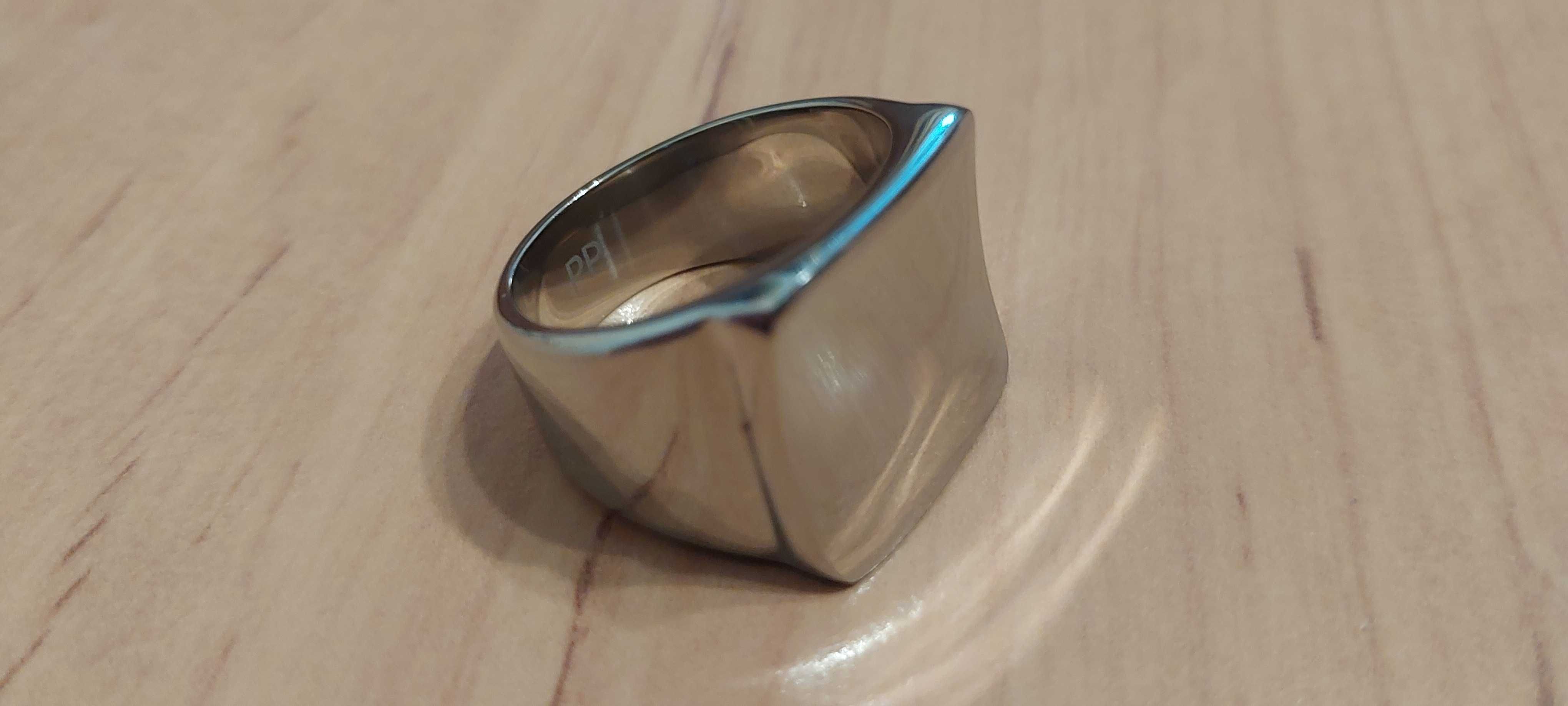 PIERŚCIONEK piękny ! w minimalistycznym stylu SECRET nowy W.KRUK tanio