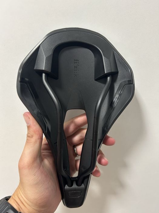 Selim Fizik vento argo r3 140mm