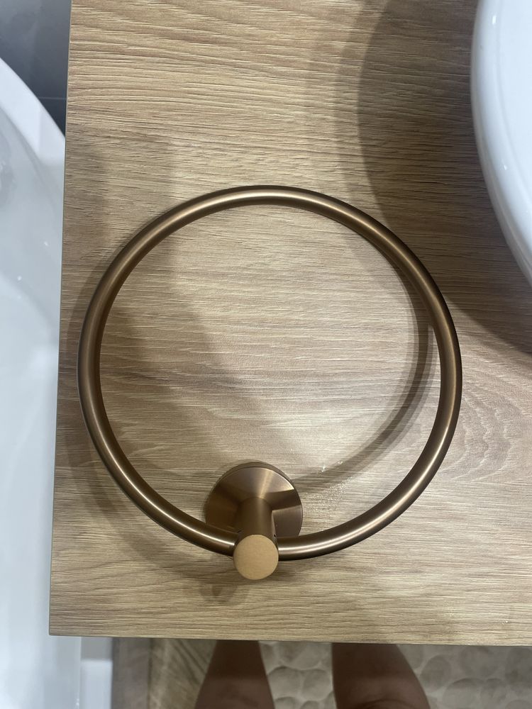 Wieszak łazienkowy rose gold matowy