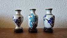 Conjunto de 3 Vasos Cloisonné - Motivo Flores de Ameixeira