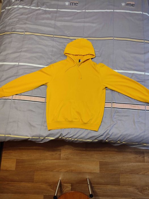 Худі чоловічий жовтий H&M,  чорний Stedman.