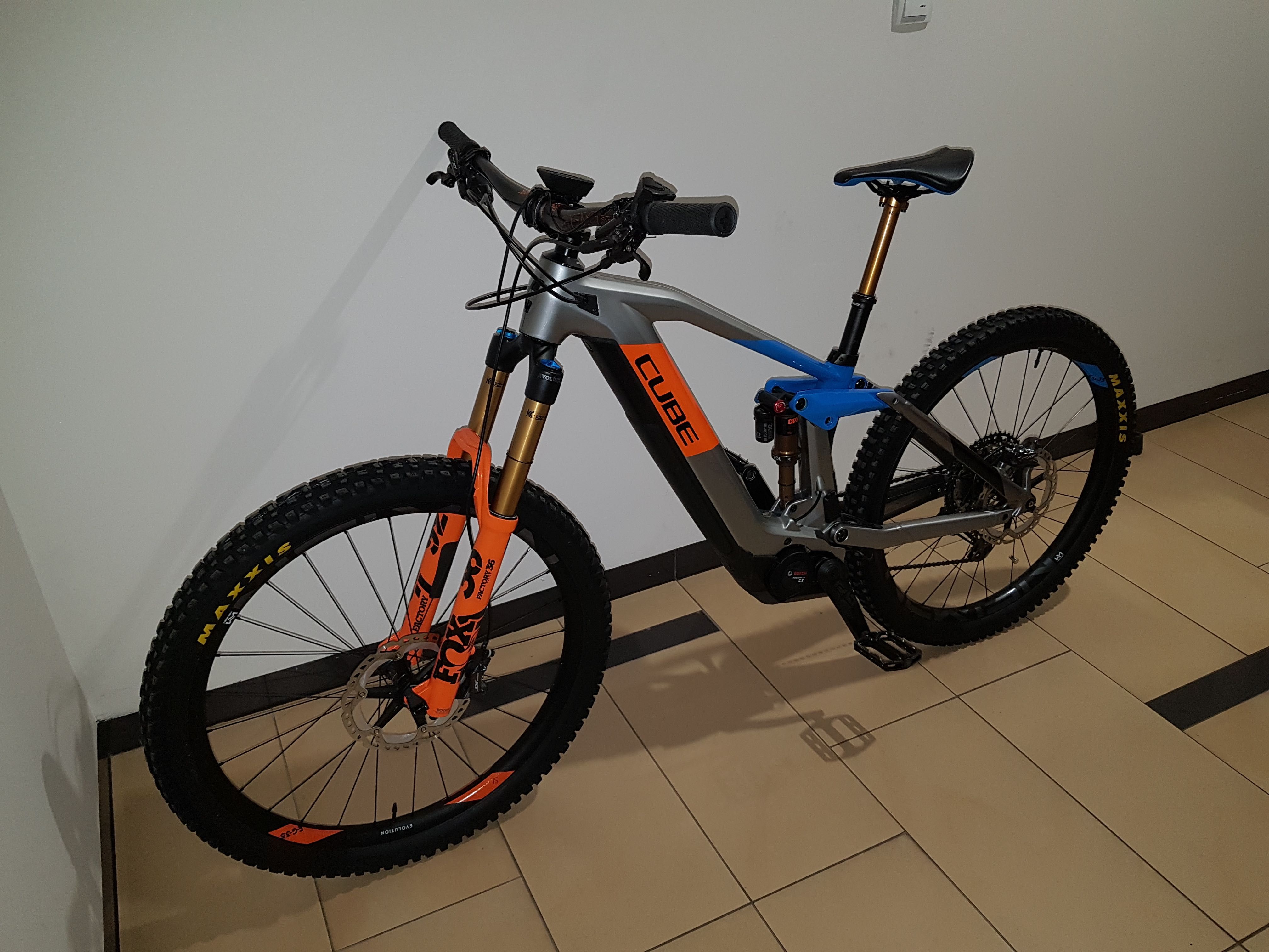 Rower Elektryczny Cube Action team Hybrid 160 Carbon e-bike TYLKO 20km