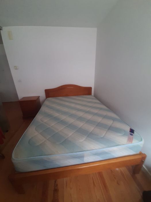 Mobilia de quarto completa em madeira maciça