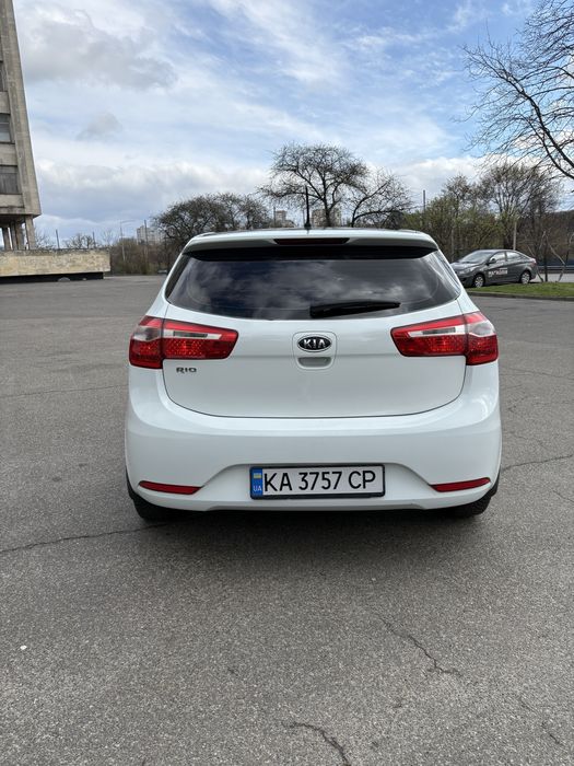 Продам KIA RIO (хетчбек, 2012 р.)