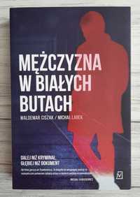 Mężczyzna białych butach Ciszak Larek