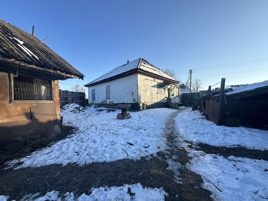 Без %%% Продаж будинку з землею в центрі с. Семиполки