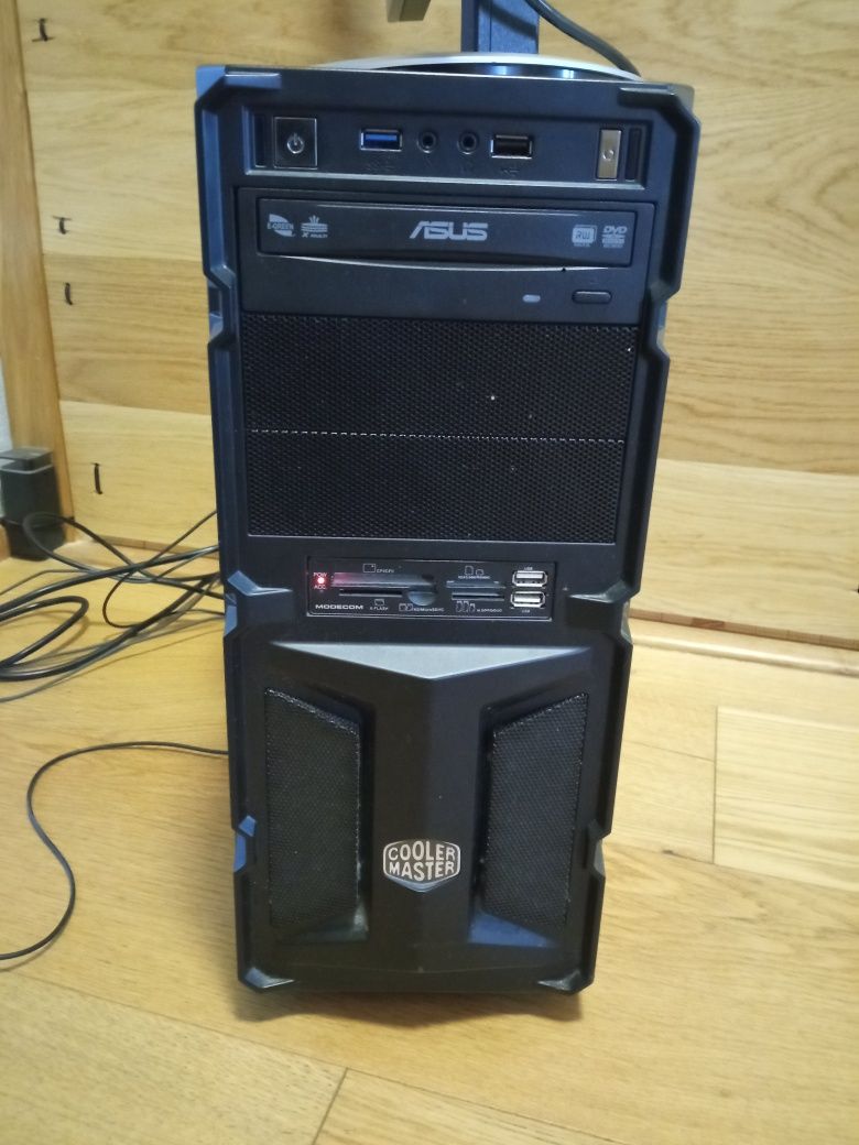 Komputer Pentium 3,2 Ghz; 4 Gb ram; 1 TB dysk; Win7 org. płyta+klucz