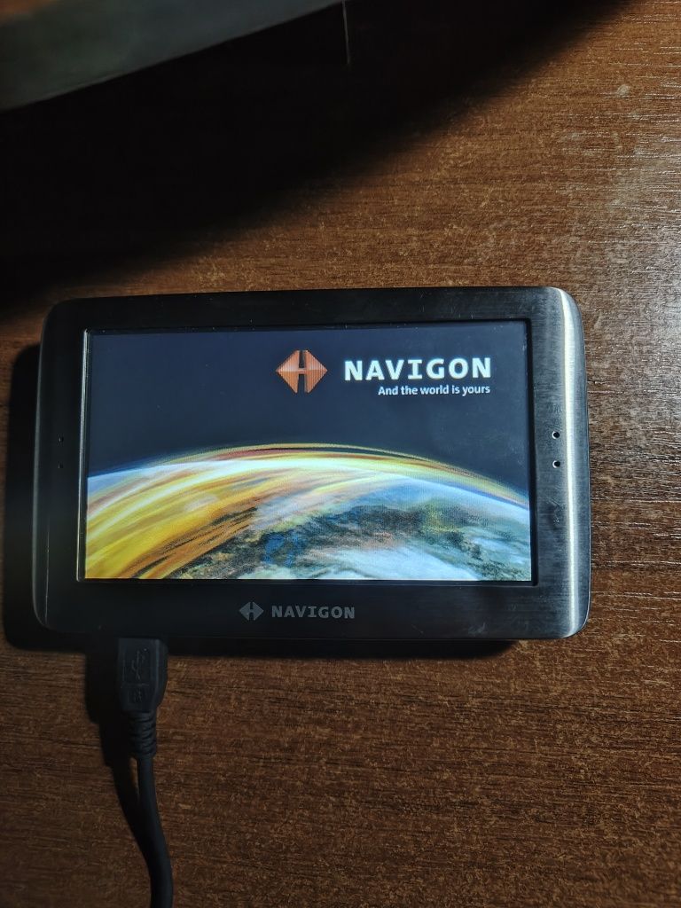 Навигатор NAVIGON 8110