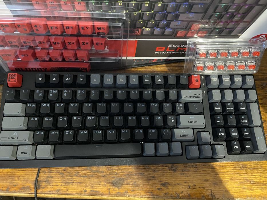 Механічна клавіатура bloody s98
