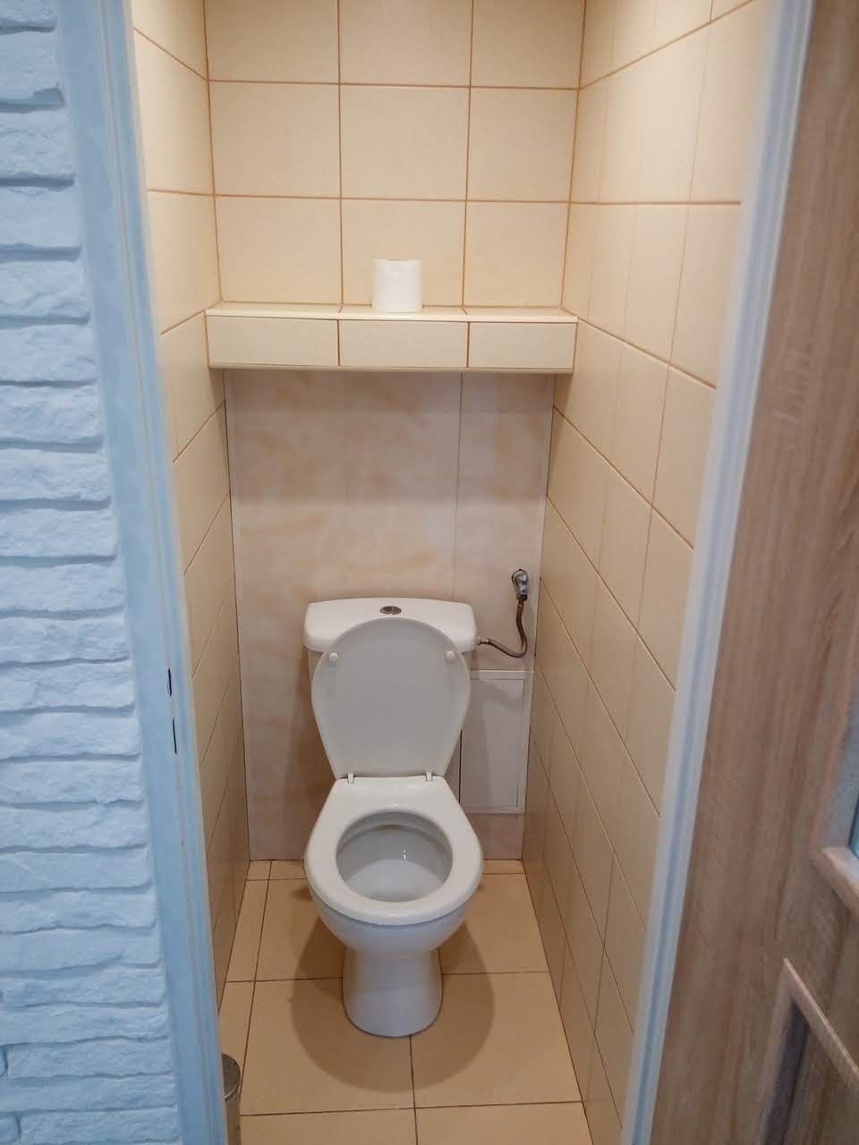 Wynajmę 2 pokoje , 1 piętro , oś.Niebrów