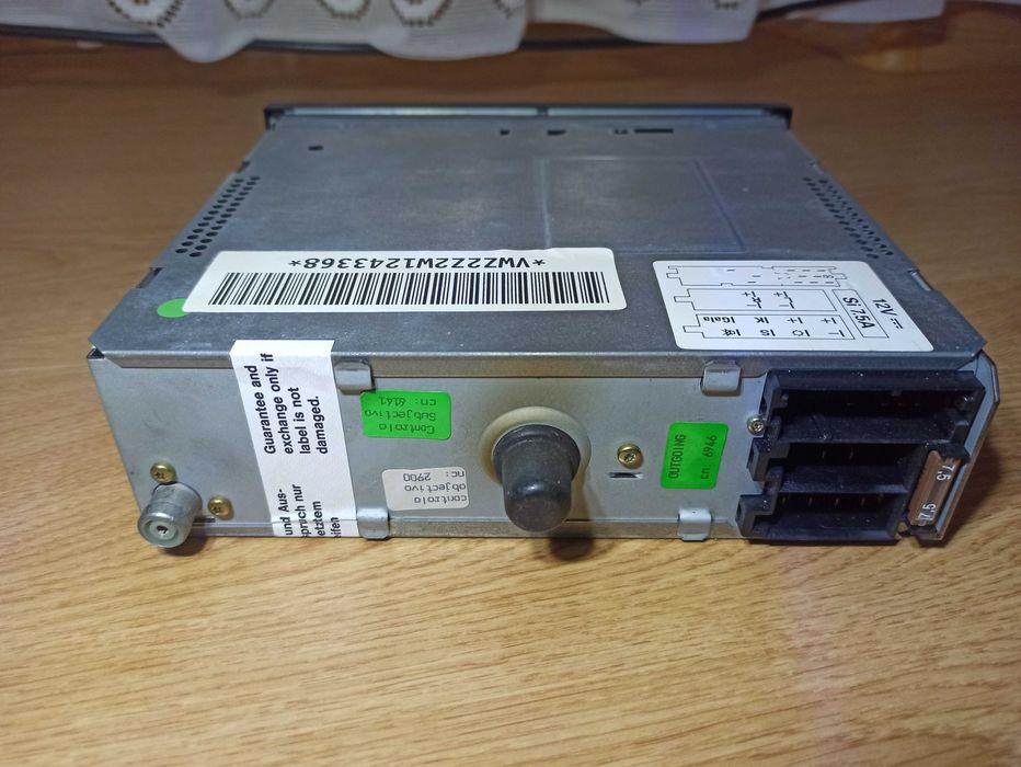 Oryginalne radio samochodowe Passat b5 + kod