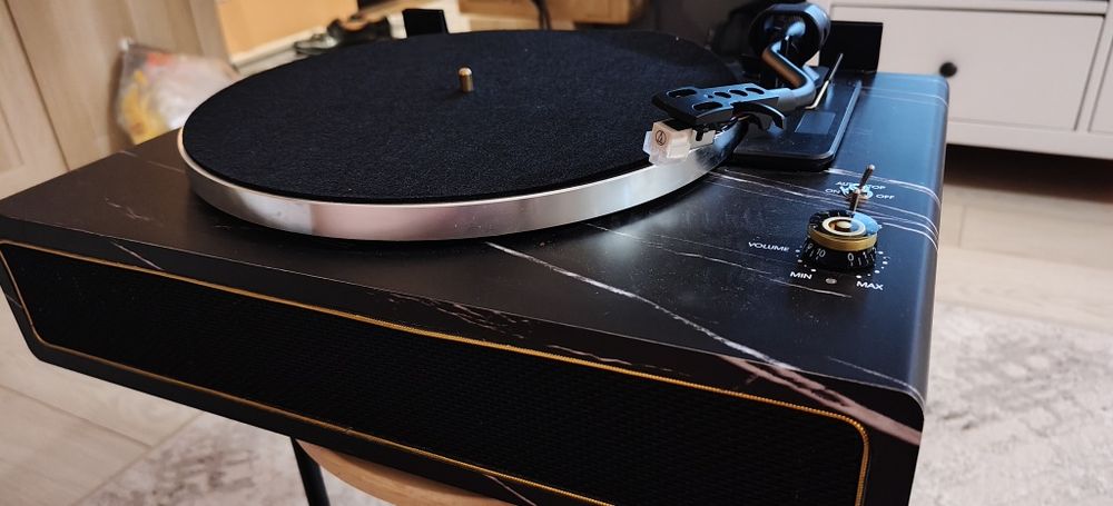Gramofon HQ-KZ 001 z głośnikami