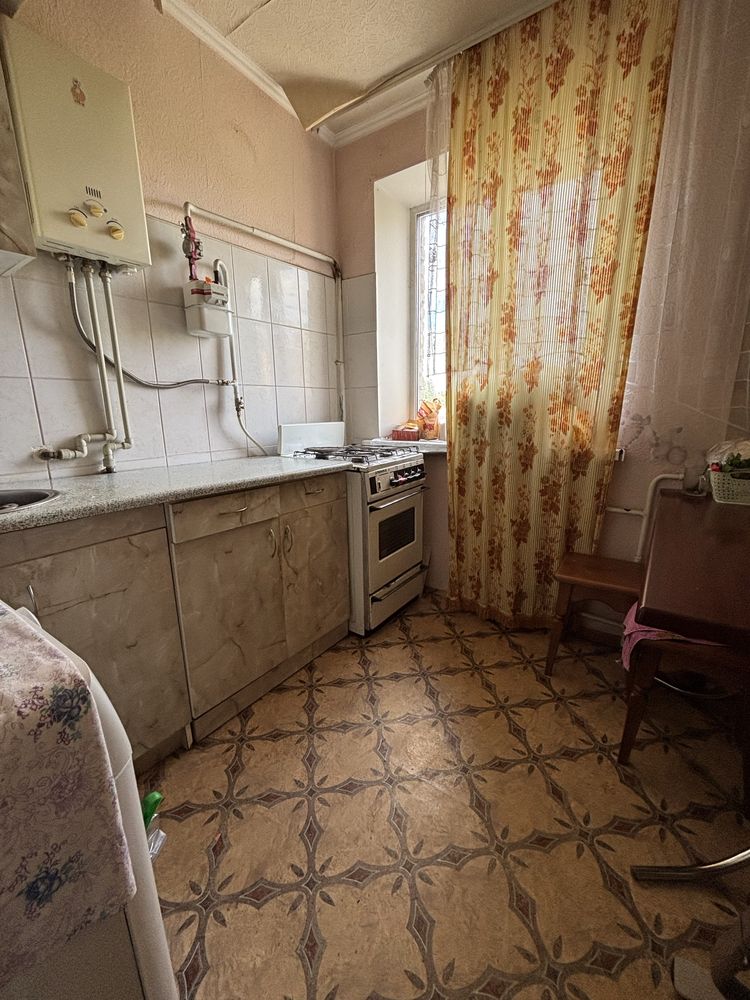 Продается 2 комнатная квартира. Самый центр. Славянск