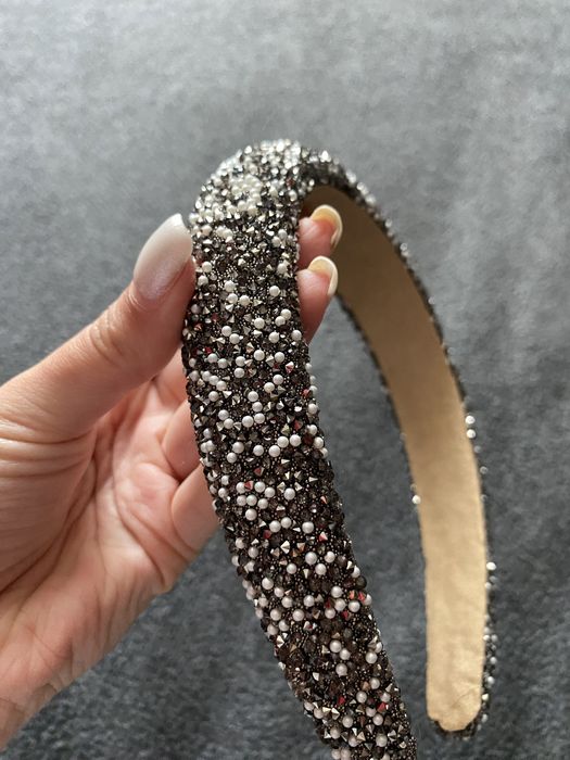 Розкішний з камінчиками