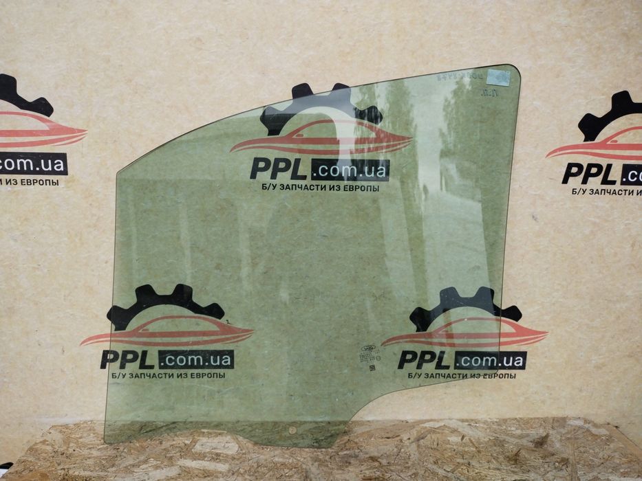 Ford Transit Connect MK2 13-21 Стекло двери переднее правое 2014 год