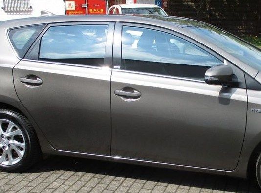 Prawa strona drzwi przednie tylne Auris II hatchback 1G2