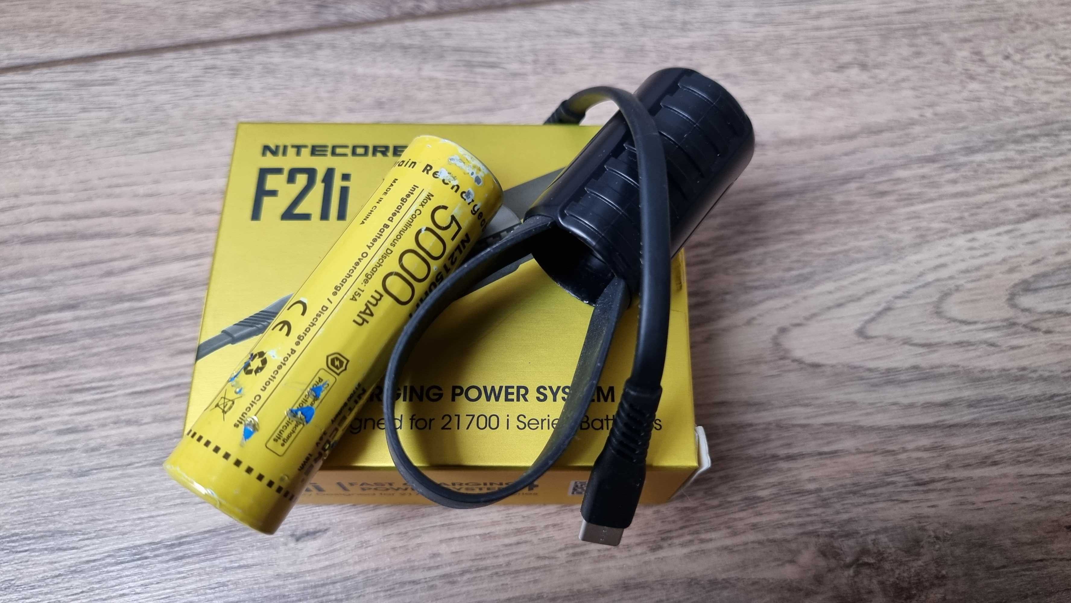 Powerbank / Ładowarka Nitecore F21i + bateria NL2150HPi