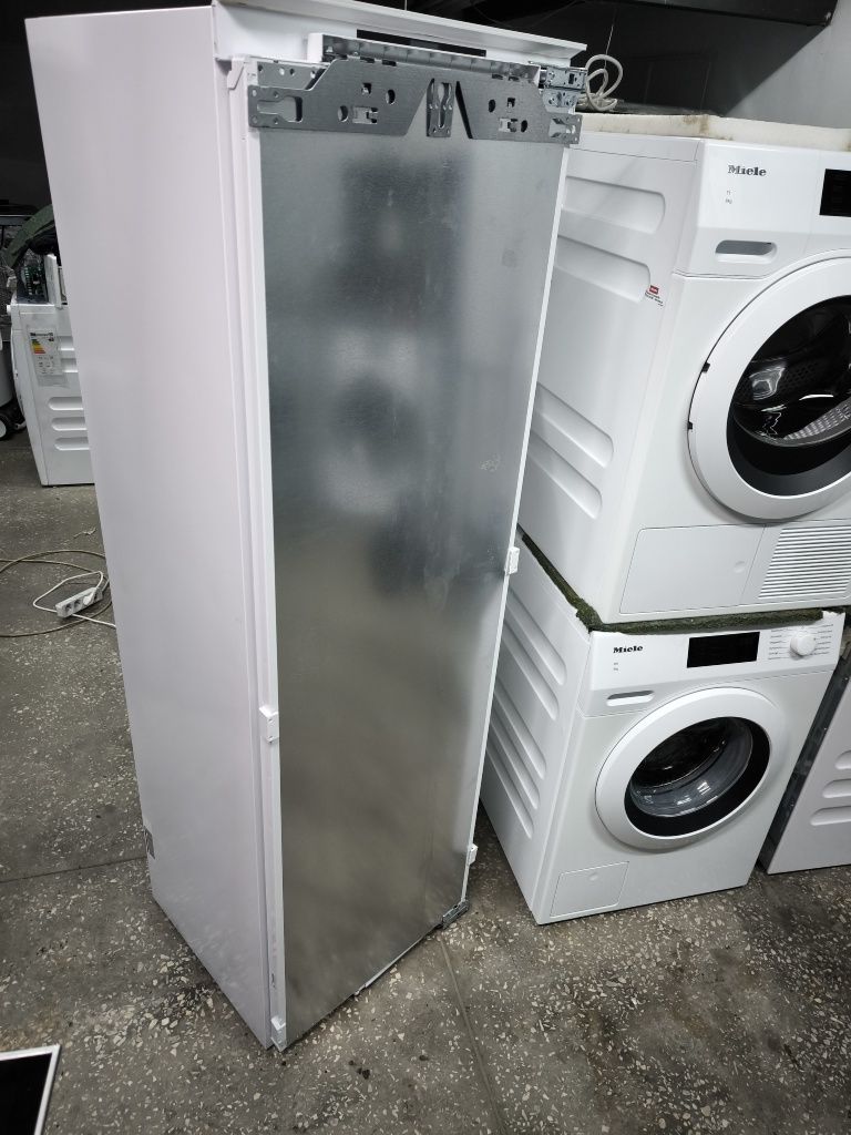Zamrażarka  do zabudowy Miele FNS 7794 D ice