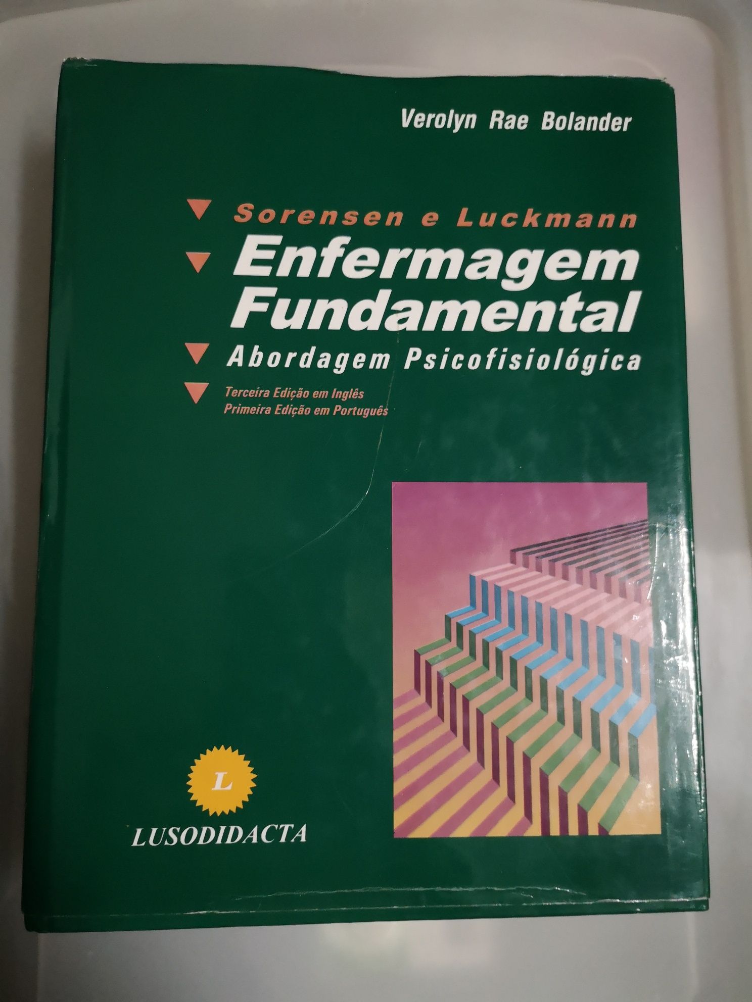 Vendo livros técnicos de Enfermagem