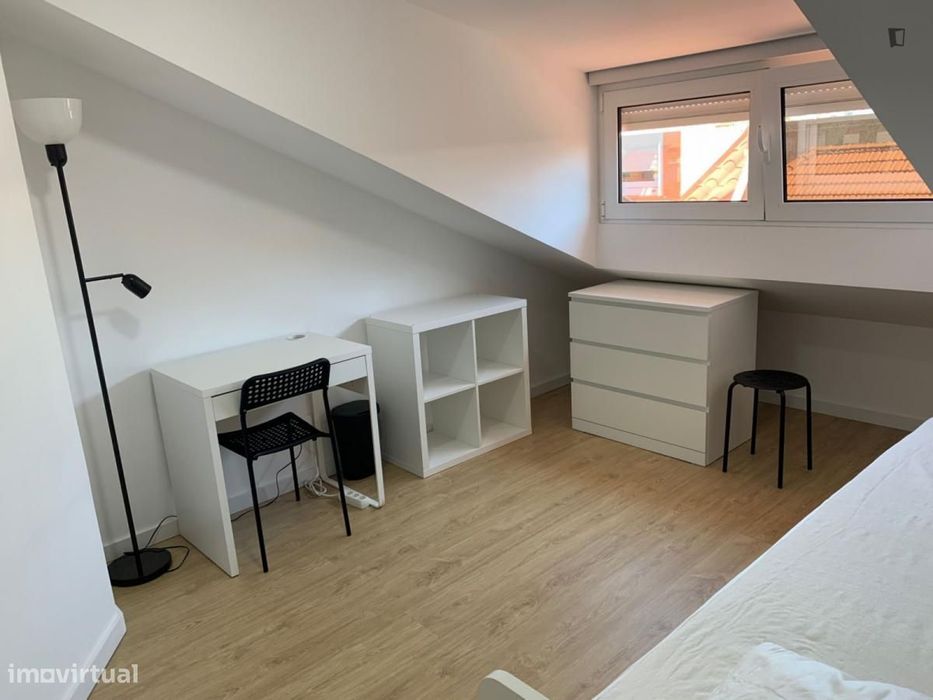 Quarto - localizado em Parque das Nações Lisbon