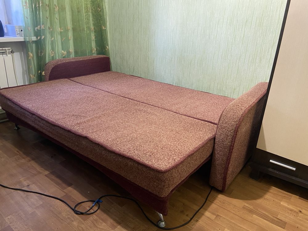 Диван
