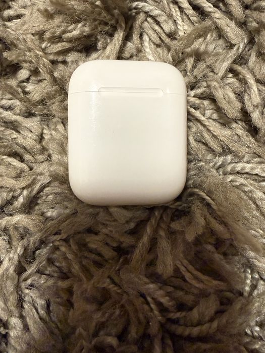 Кейс AirPods в Ідеалі.