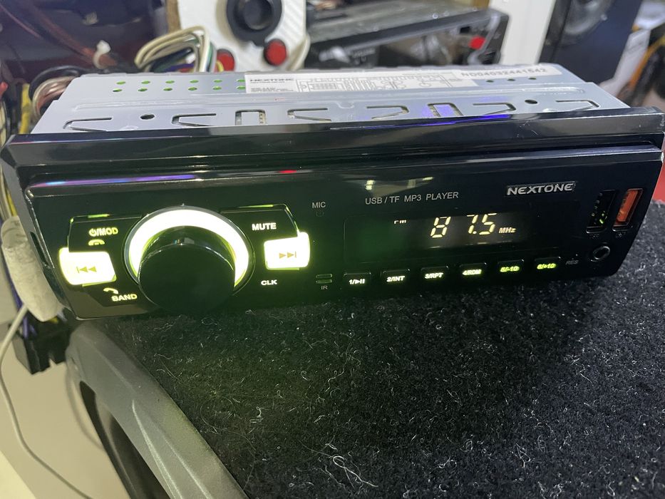 Автомагнітола з блютузом