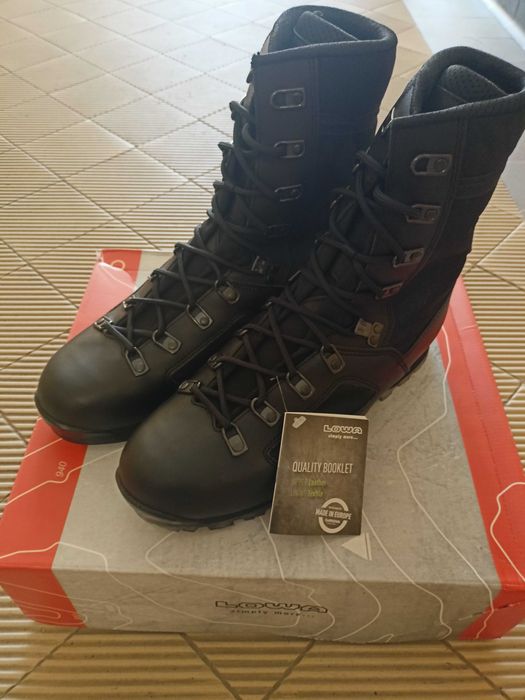 SPRZEDAM buty Lowa Jungle