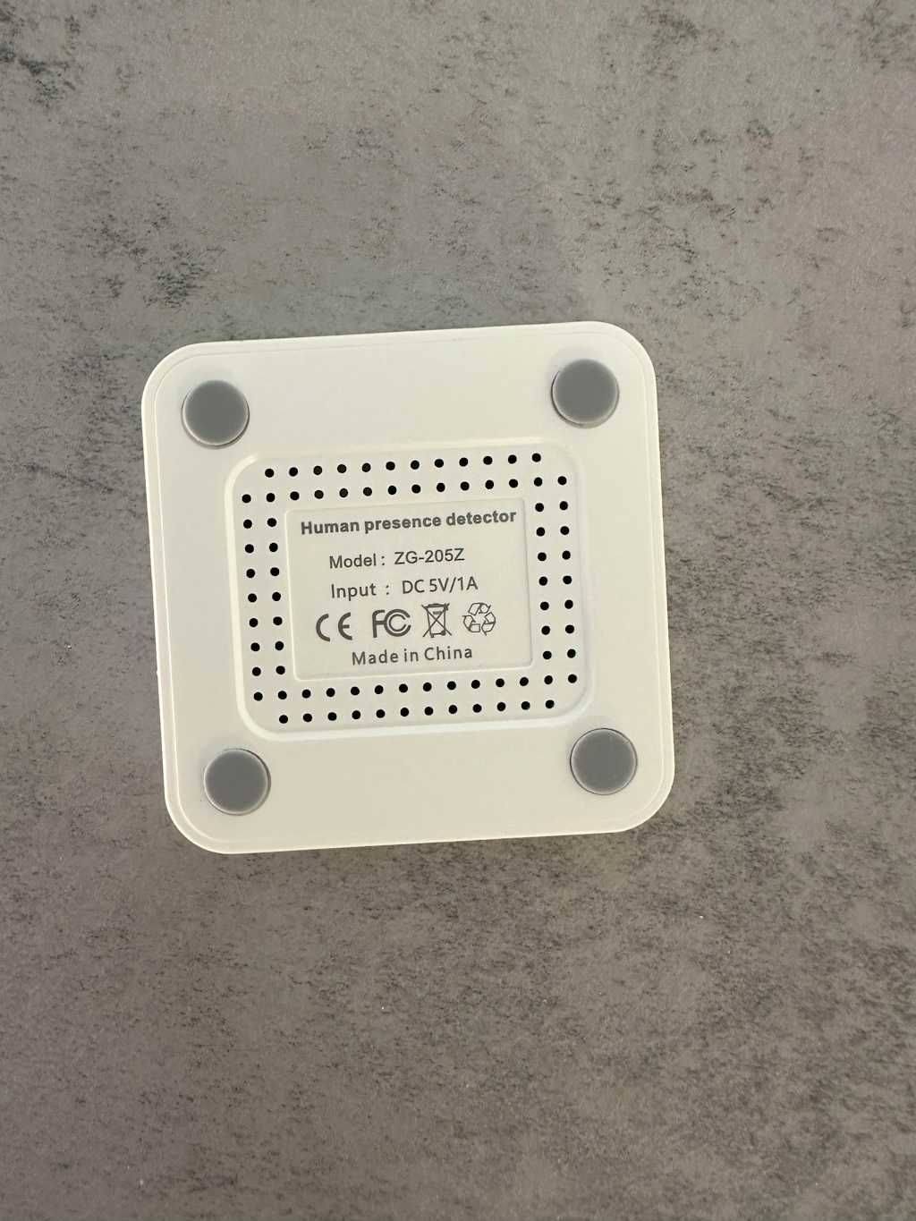 Sensor de Presença Humana Tuya Zigbee mmWave Radar (ZG-205Z)