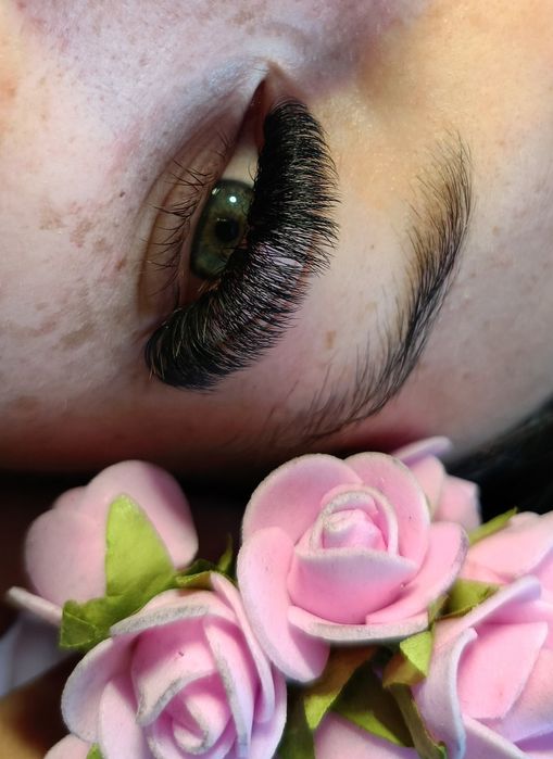 Stylizacja rzęs i paznokci