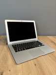 MacBook Air 13” (2017) – sprawny, ale bateria do wymiany