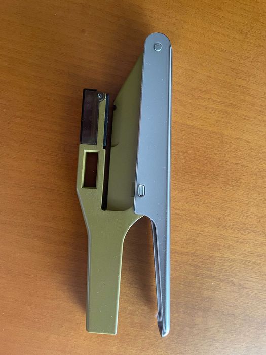 Máquina de tricotar Empisal knitmaster 360/260 K