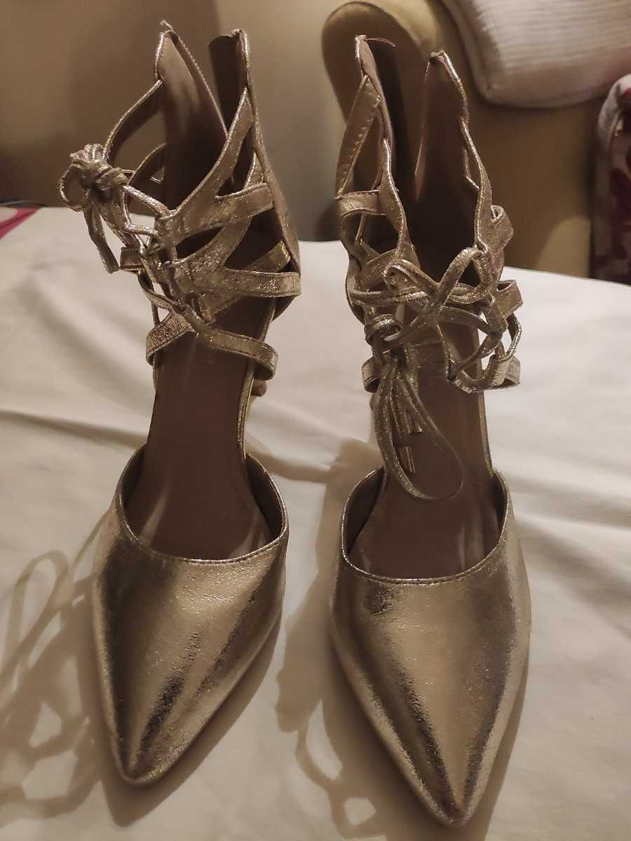 Sapatos Dourados de Senhora - Como Novos