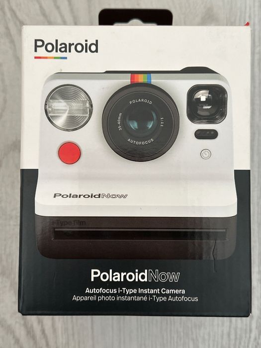 Polaroid Now Black and white