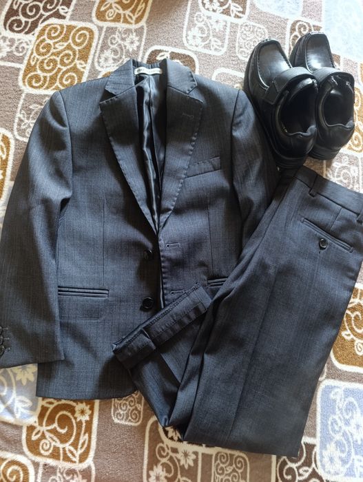 Дитячий шкільний костюм