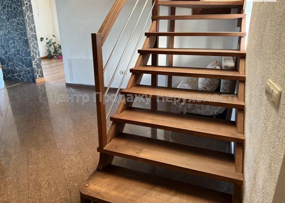 Продам будинок (дом). Ремонт. Меблі. Є-відновлення