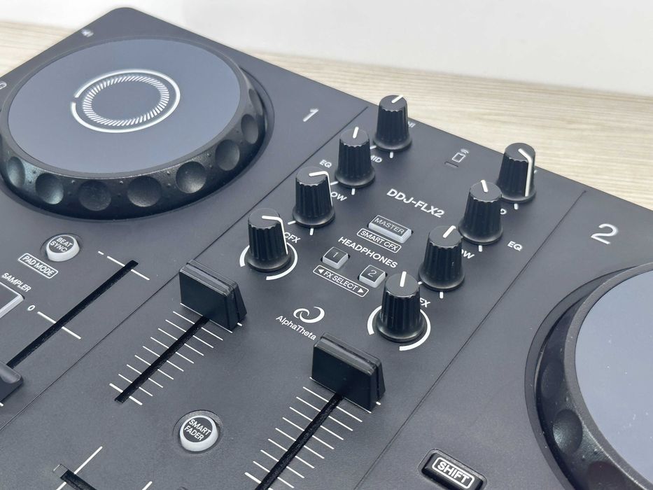Dwukanałowy kontroler DJ | AlphaTheta DDJ-FLX2
