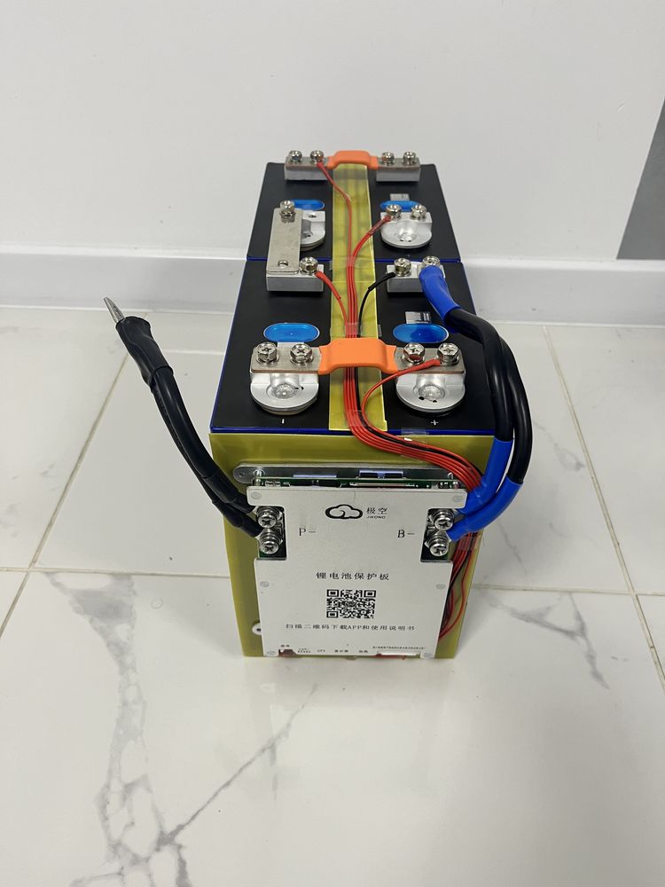 Акумулятор lifepo4 12V 304Ah