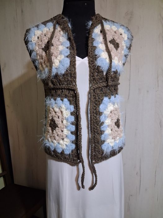 В'язана жилетка гачком на замовлення