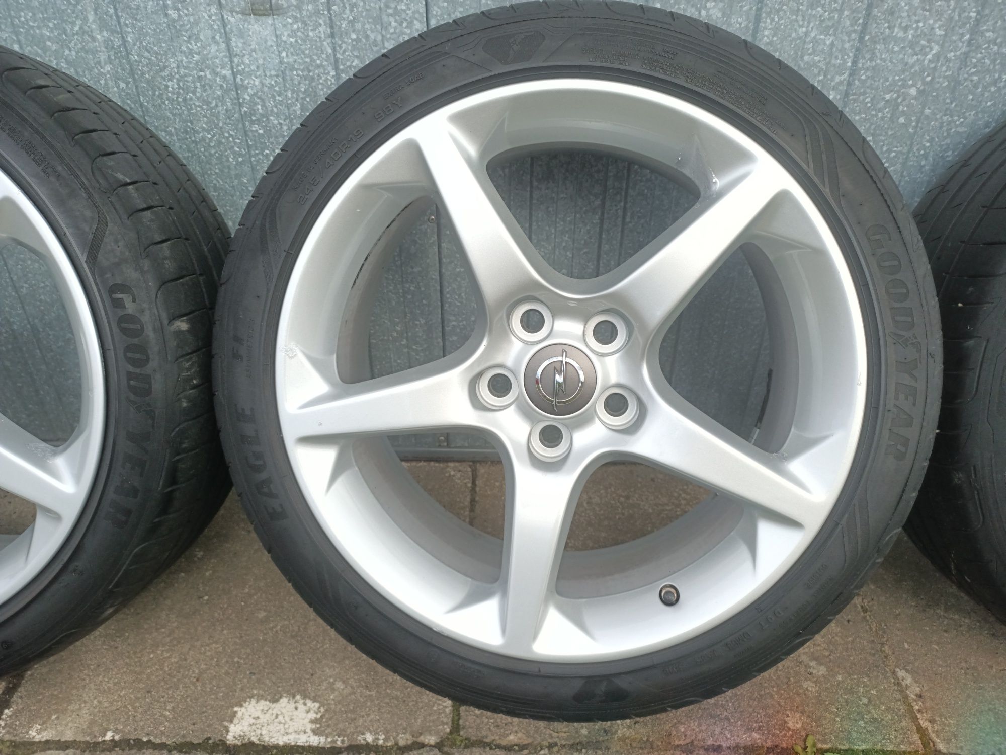Koła 19" felgi aluminiowe Opel Insignia 5x120 opony 5mm