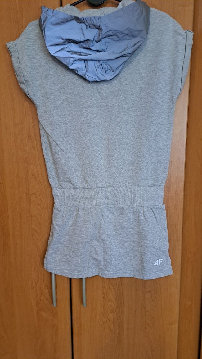 Bluzka, tunika z odblaskowym kapturem i ściągaczem w pasie 4f r. 152