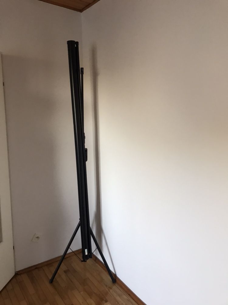 Ekran do rzutnika, projektora