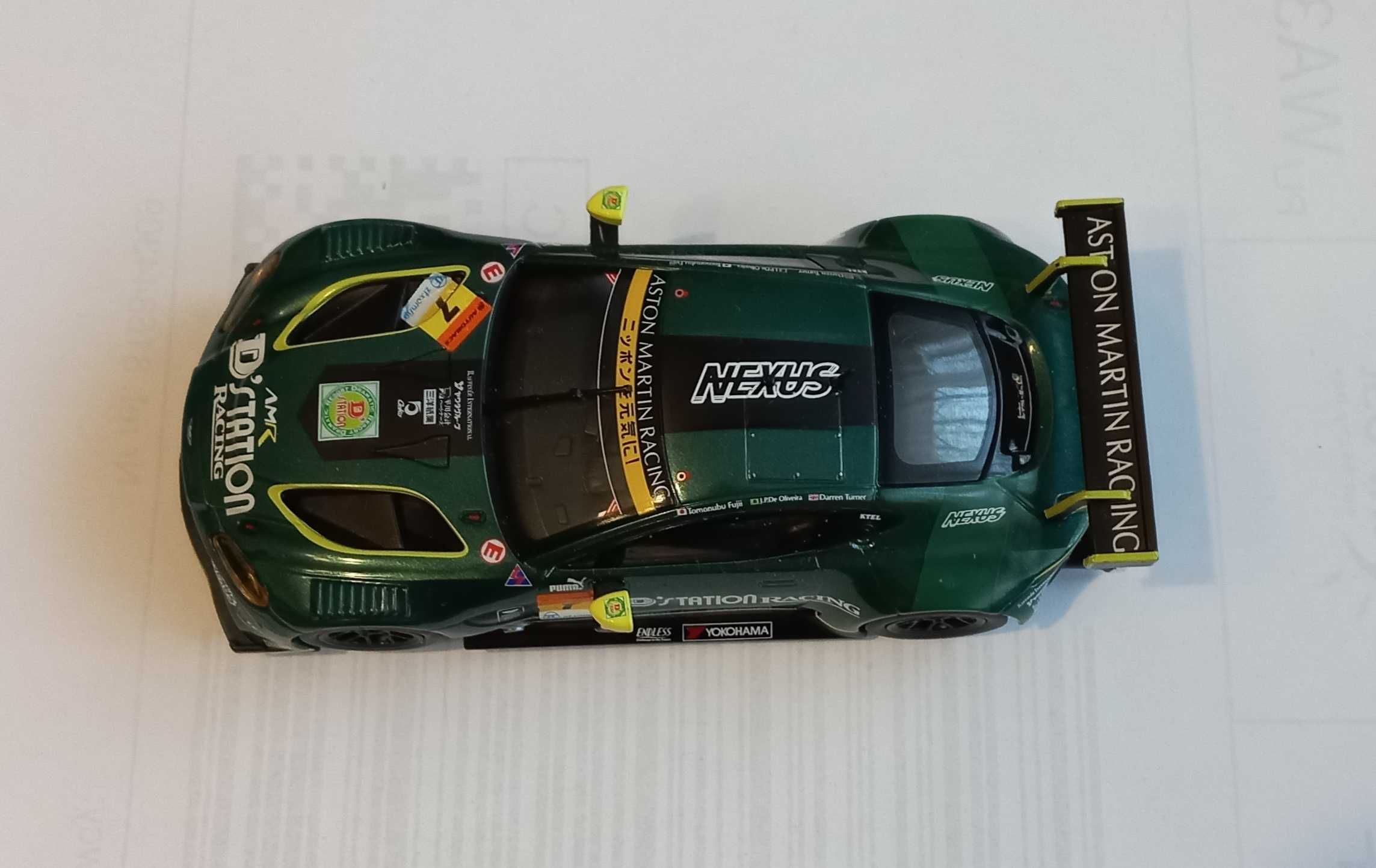 Aston Martin Vantage GT3, skala 1:32  auto na tor Carrera Evolution