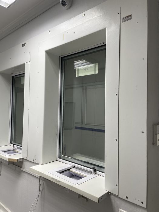 Віконний касовий блок, касова перегородка, вікно броньоване кулетривке