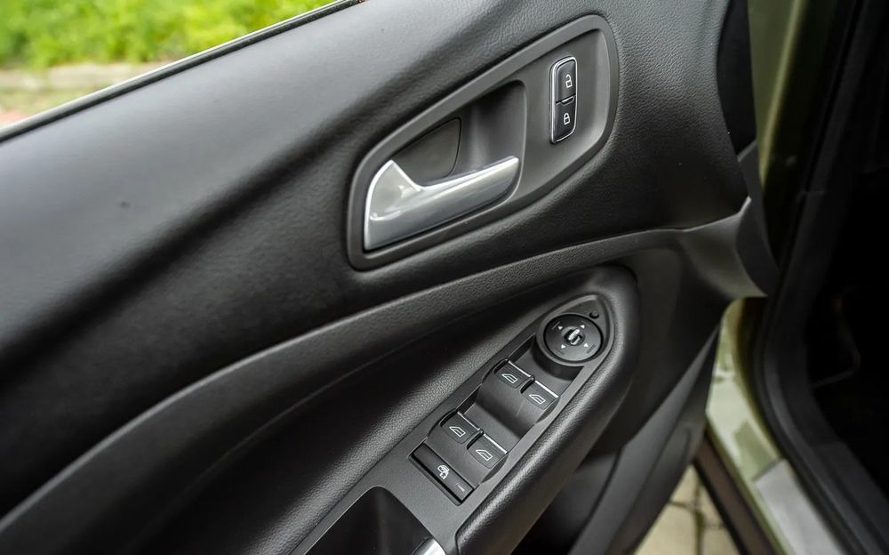 Ford Kuga 2014 року