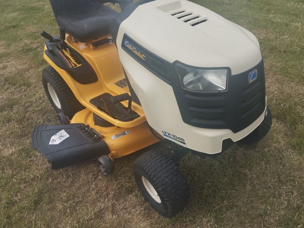 Traktorek kosiarka cub cadet LTX 1045